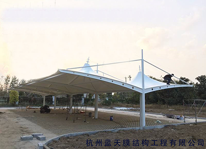 膜結構停車(chē)棚案例展示二
